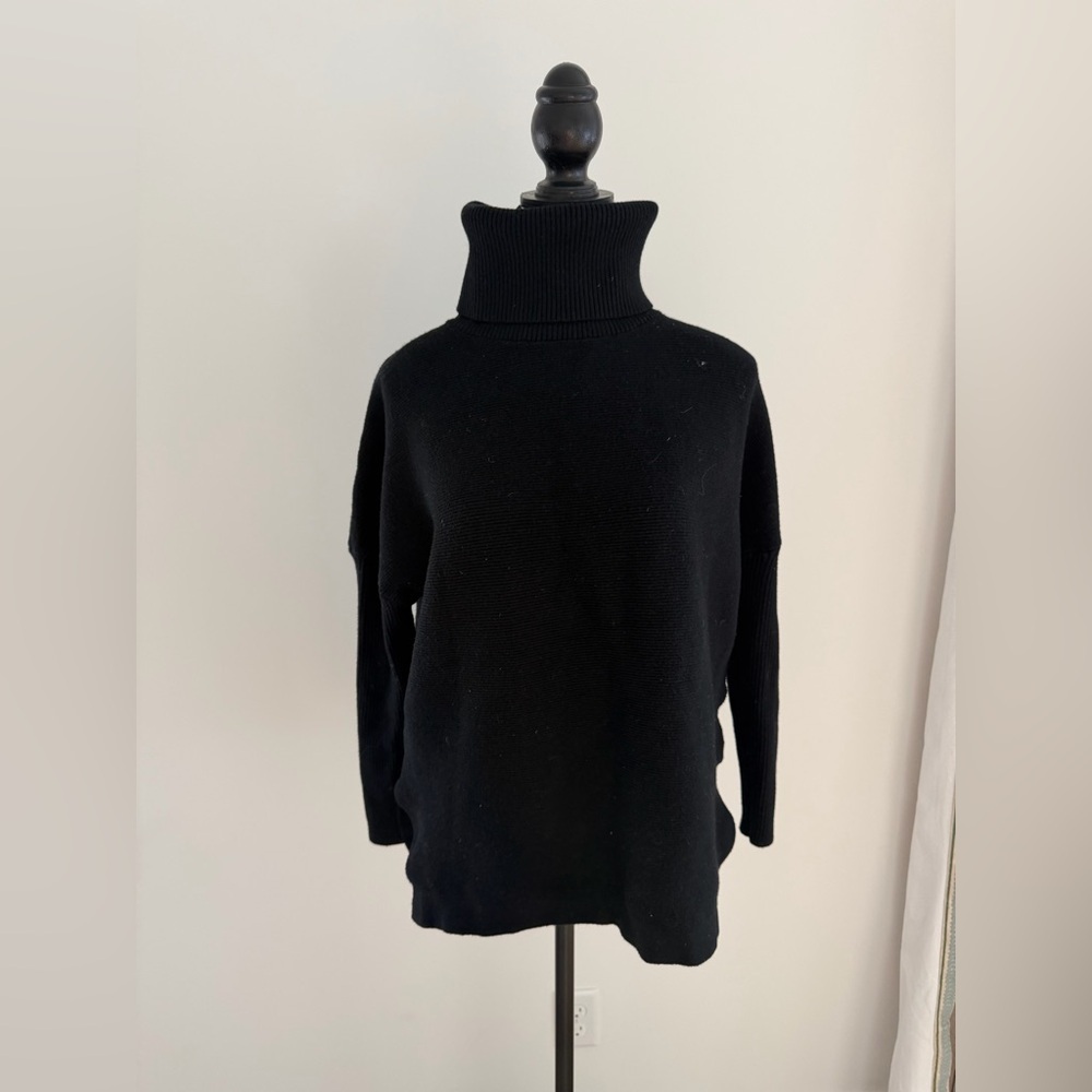 LILLUSORY Black Ribbed Turtleneck Sweater | Women’s Small